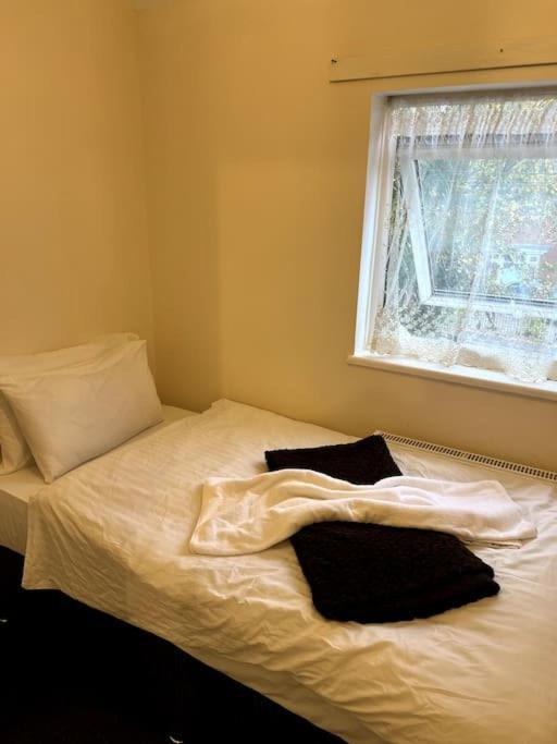 Spacious City Centre Home Near Hospital & M5 Worcester Ngoại thất bức ảnh
